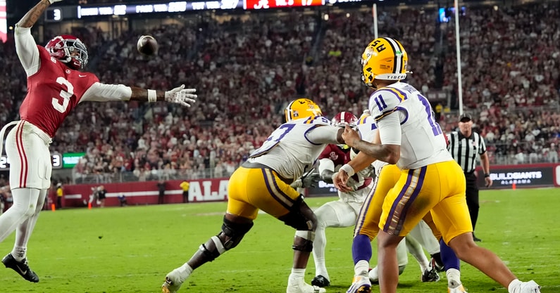 LSU turned to QB Michael Van Buren for the first time (Photo: © Gary Cosby Jr.-Imagn Images)